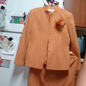 Womens skirt suit